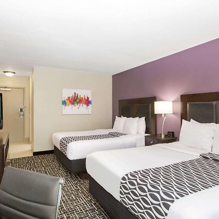 La Quinta By Wyndham Blue Springs Hotel Екстериор снимка