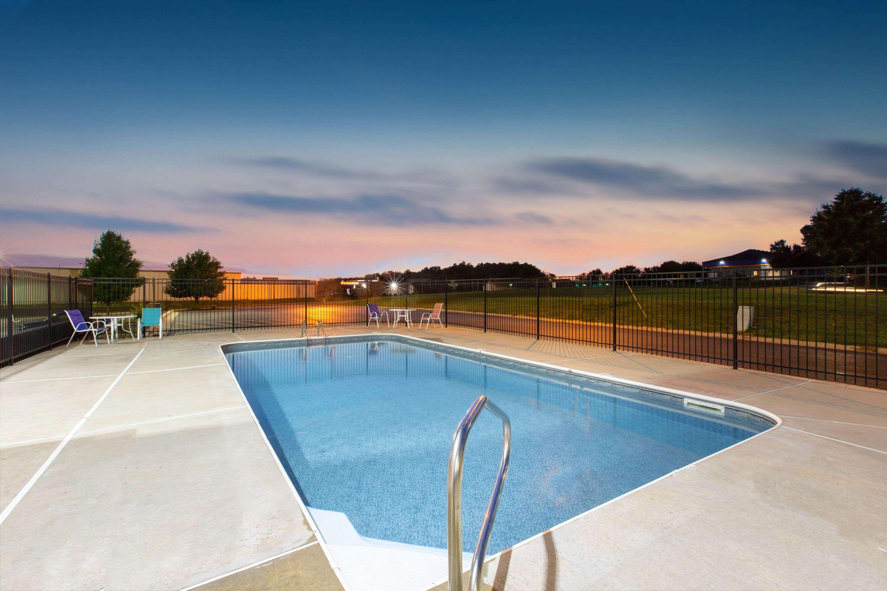 La Quinta By Wyndham Blue Springs Hotel Екстериор снимка